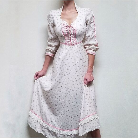 Vintage 1970s Pink Floral Lace Lattice Ribbon Bustier Antebellum Maxi Dress - Picture 4 of 16